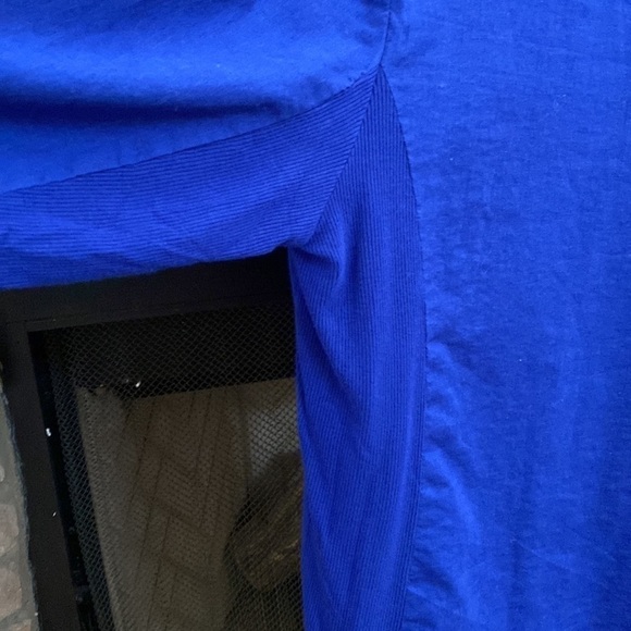 Allison Daley Royal blue top with fancy shiny buttons. Size 18 - Picture 3 of 8